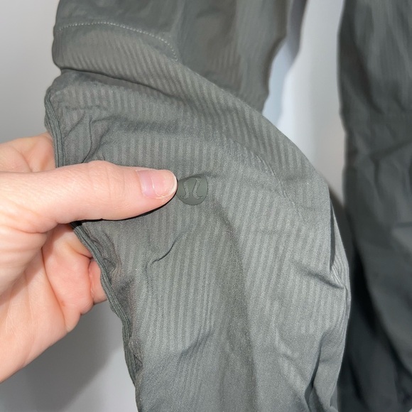 Lululemon Dance Studio Jogger green size 2 - Picture 13 of 13
